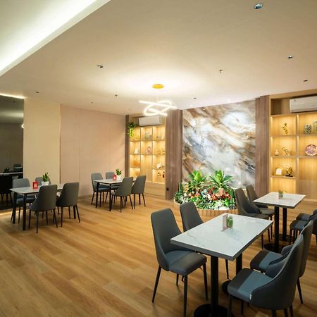Ramada By Wyndham Serpong Eksteriør bilde