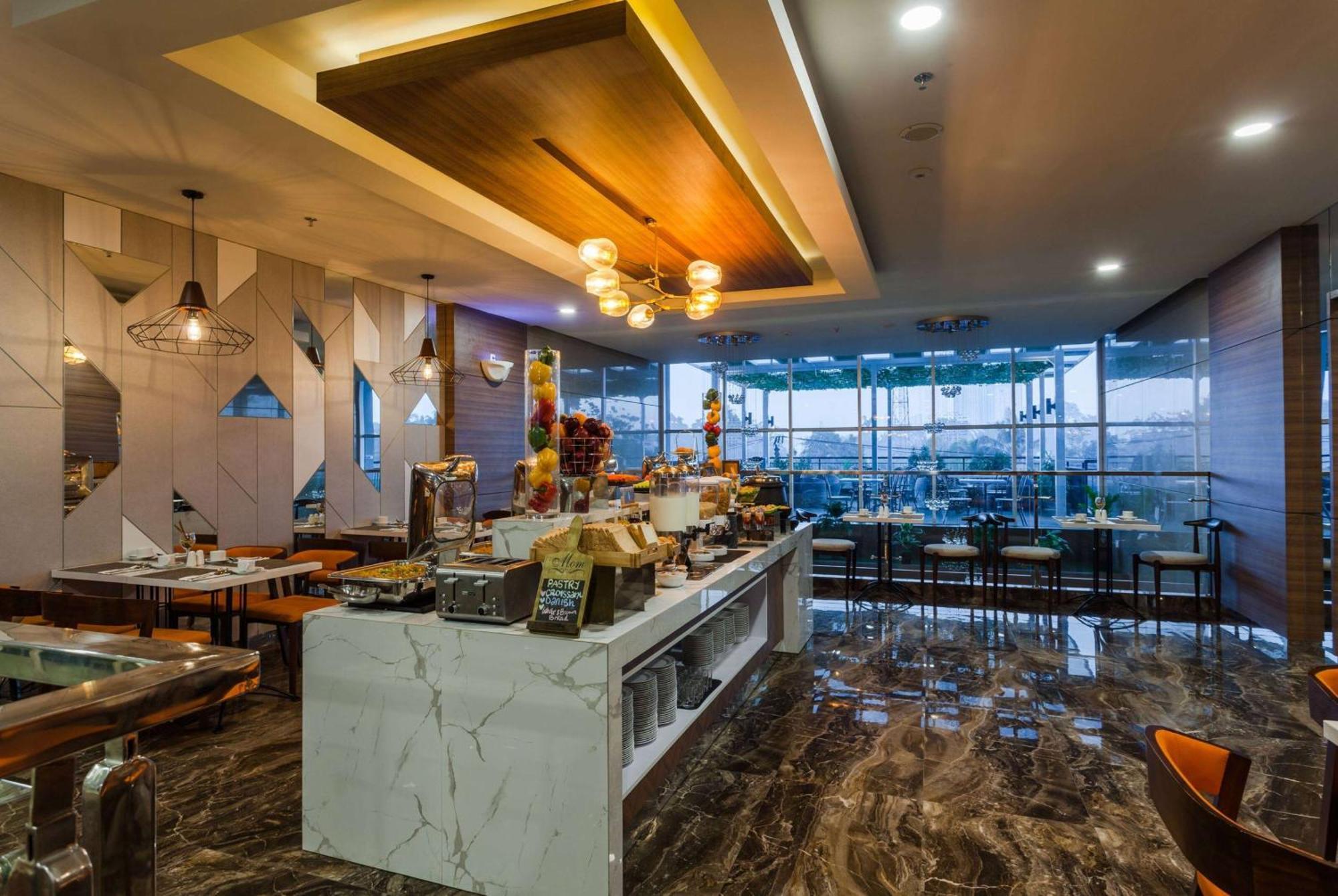 Ramada By Wyndham Serpong Eksteriør bilde