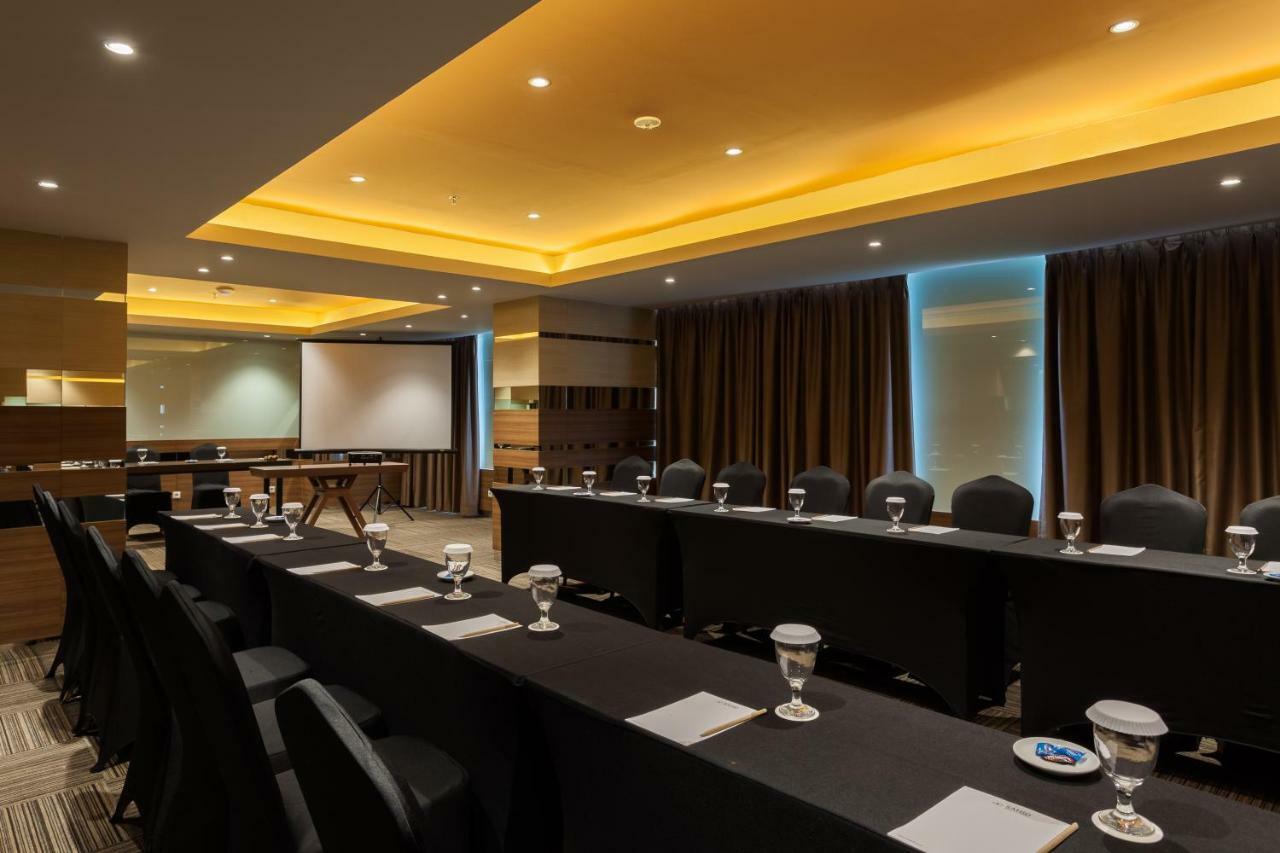Ramada By Wyndham Serpong Eksteriør bilde